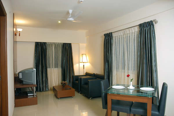 EMPIRE SUITES