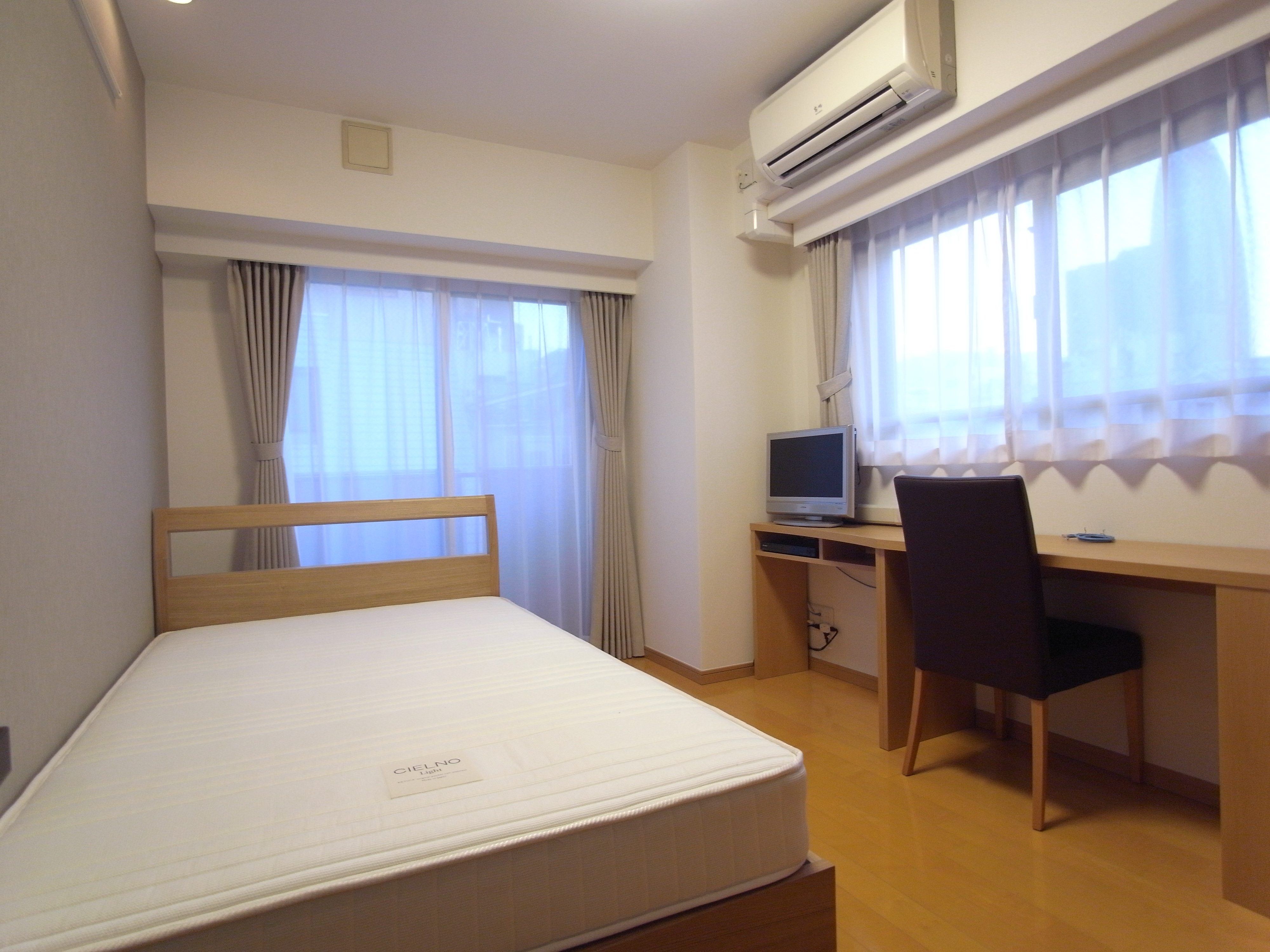Palace Studio Shinjuku WEST Tokyo Furnished Apartments MONDESTAY